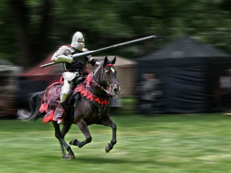  Joust: への風と鋼の翼、中世ファンタジーの世界を駆け抜けろ！